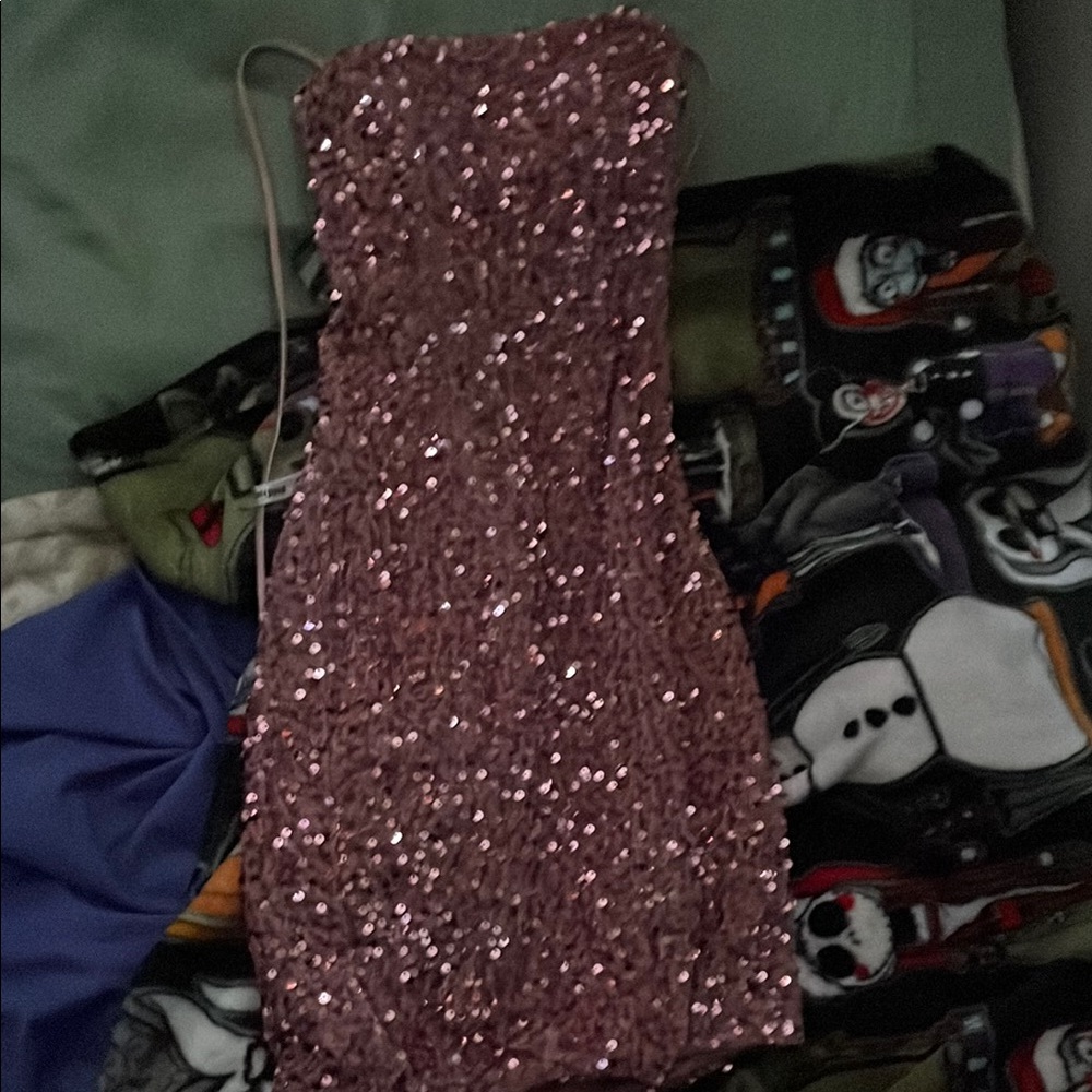 Rose gold Sequin homecoming/brides maid dress size 0 wore once for 2 hours
